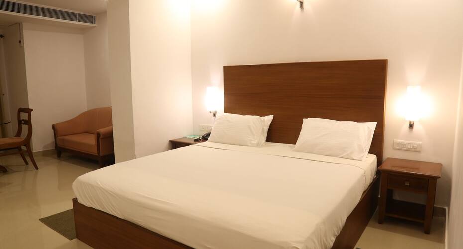 Hotel Royale Park, Alleppey 2